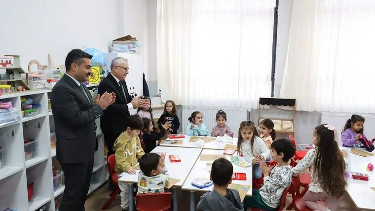 Sivas Valisi Yılmaz Şimşek ve İl Milli Eğitim Müdürü Fatih Erdoğan'dan Anaokulu Ziyareti