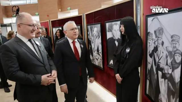 Liseli Öğrencilerden "Atatürk" Adlı Sergi