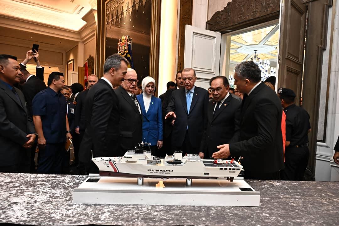 Desan Tersanesi Türkiye’nin gururu oldu; Malezya’da stratejik gemi yapımı için imzalar atıldı - Birlik Haber Ajansı