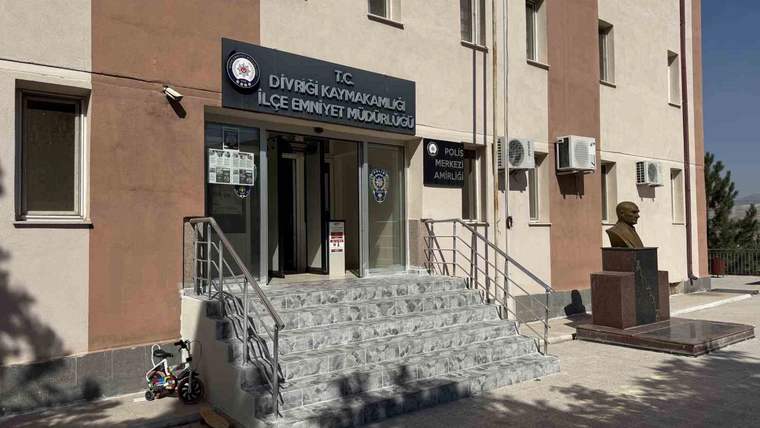 “bebeğin babası tarafından para karşılığı satıldığını” iddia etti