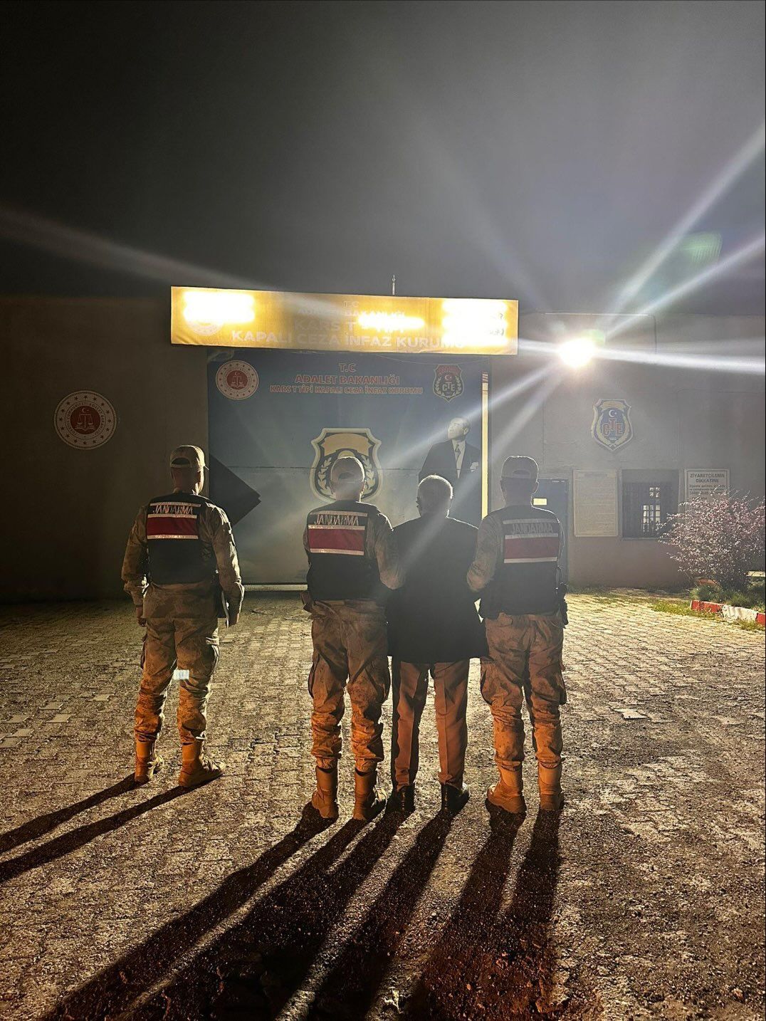 Kars'ta kesinleşmiş 3 yıl hapis cezası bulunan şahıs yakalandı - Birlik Haber Ajansı