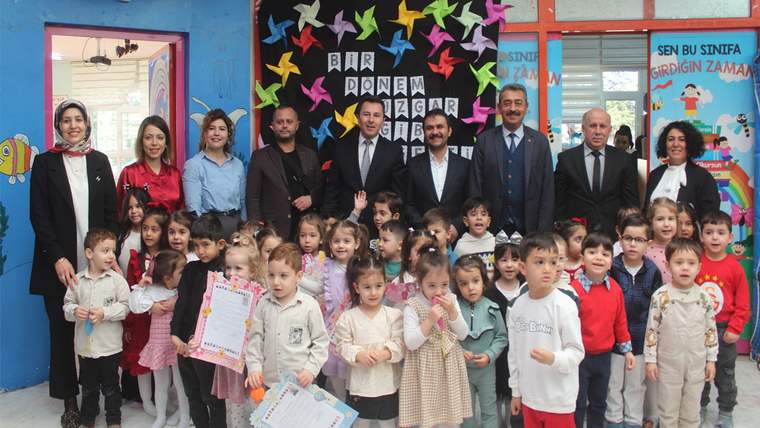 Şarkikaraağaç’ta karne heyecanı ve yarıyıl tatili başladı - Birlik Haber Ajansı