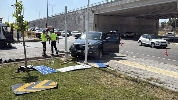 Sivas’ta Kavşakta Meydana Gelen Trafik Kazası: 6 Yaralı
