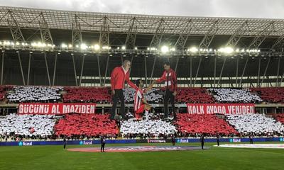 Sivasspor Taraftarlarından Muhteşem Koreografi! Tribünler Coştu