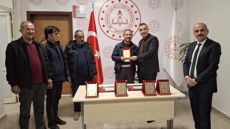Beypazarı'nda Milli Eğitim Müdürlüğü, emekli olan 5 personel için tören düzenlendi - Birlik Haber Ajansı