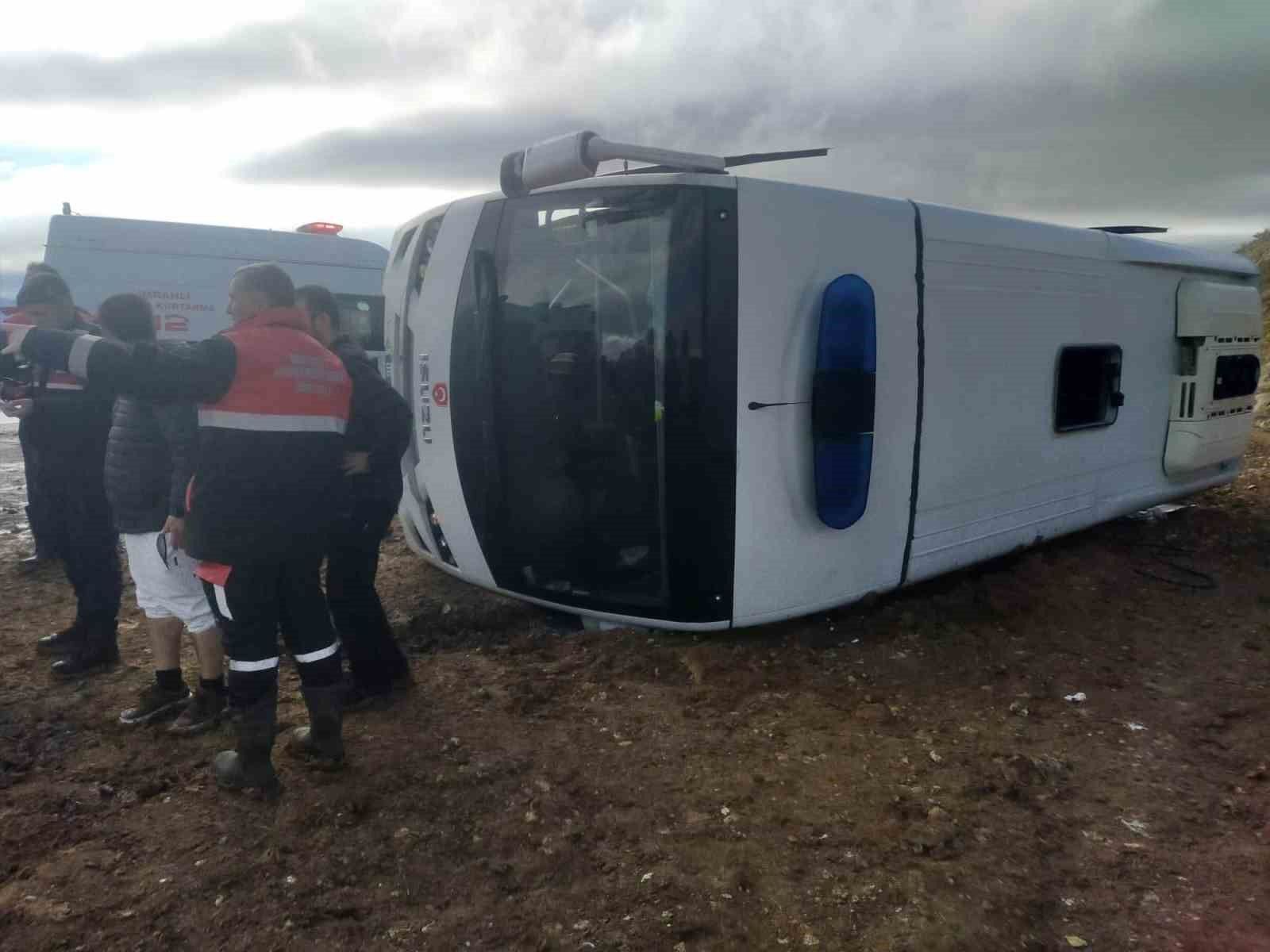 Sivas’ta Cezaevi Nakil Aracı Yoldan Çıktı. 7 Kişi Yaralandı