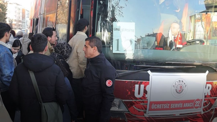 Uşak'ta Başkan Yalım direksiyona geçti - Birlik Haber Ajansı