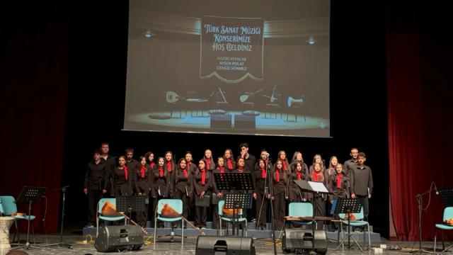 Mehmet Gökhan Ay Anadolu Lisesi’nden Sivas’ta Sanat Dolu Gece