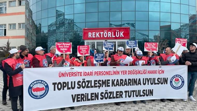 Eğitim-Bir-Sen, Gümüşhane'de üniversite idari personeline yer değişikliği hakkı verilmemesini protesto etti! - Birlik Haber Ajansı