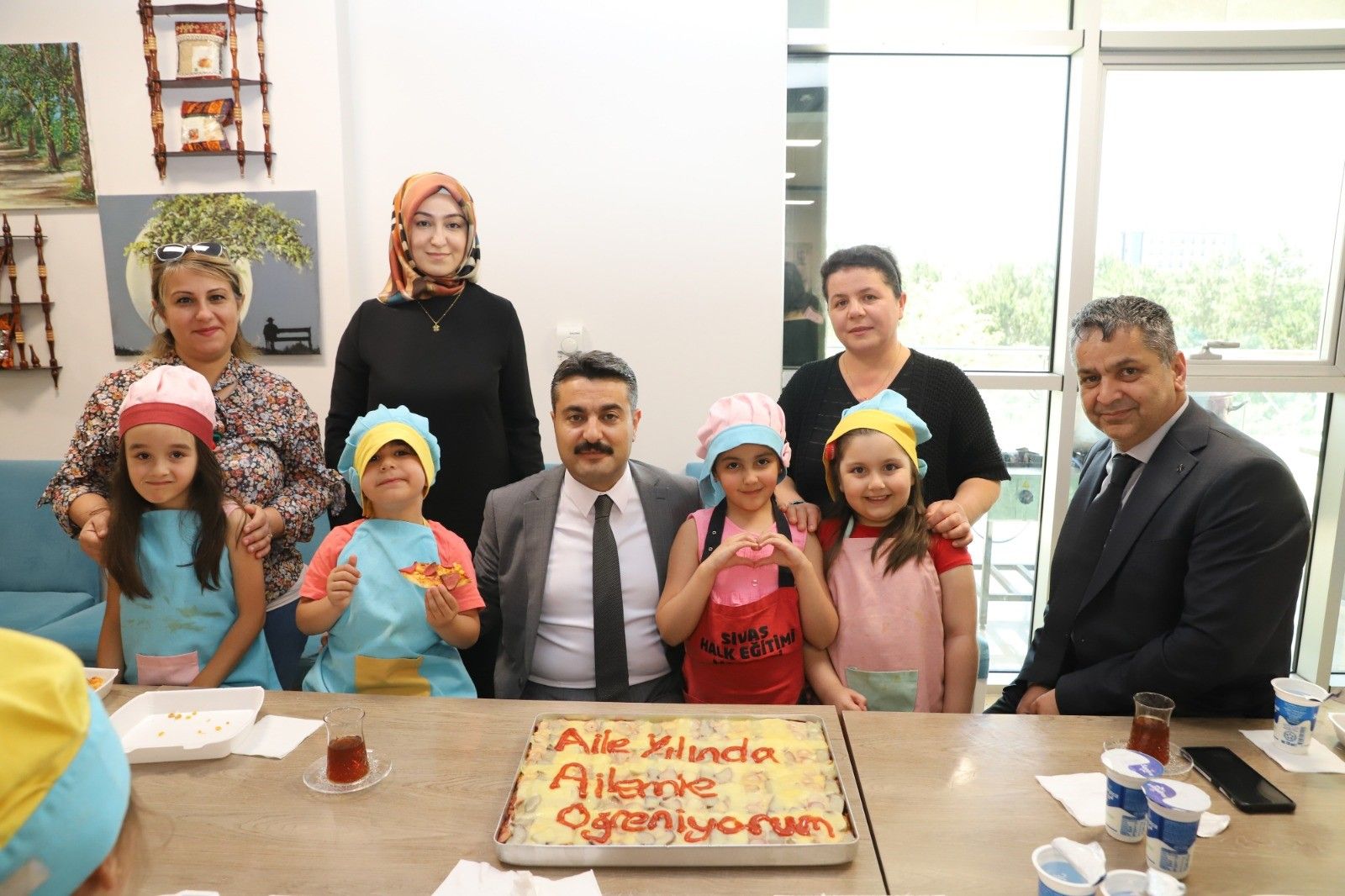 Sivas’ta Minik Eller Geleneksel Lezzetlerle Buluştu: Çiğköfte Yoğurma Etkinliği