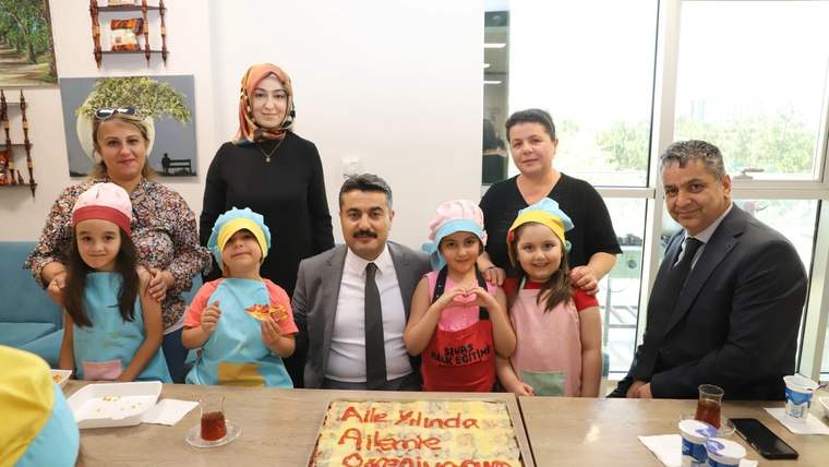 Sivas’ta Minik Eller Geleneksel Lezzetlerle Buluştu: Çiğköfte Yoğurma Etkinliği