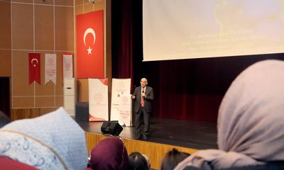 Sivas’ta "Güçlü Aile, Güçlü Toplum" Söyleşisi: Dr. Mehmet Baki Öztürk Eğitimcilerle Buluştu