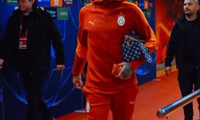 Galatasaray, Liverpool Maçı Sonrası Yurda Döndü