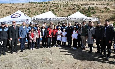 Sivas'ta ÇOGEP Projesi Kapsamında Geleceğe Nefes Olacak Fidanlar Toprakla Buluştu