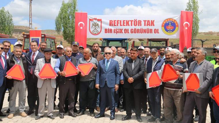 Reflektör Tak, Kazaları Engelle! Sivas'tan Örnek Proje