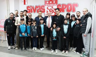 Sivasspor'un Minik Taraftar Sevinci