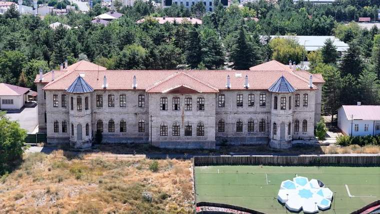 Osmanlı'dan Günümüze Eğitim Veren Sivas'ın Asırlık Okulu!