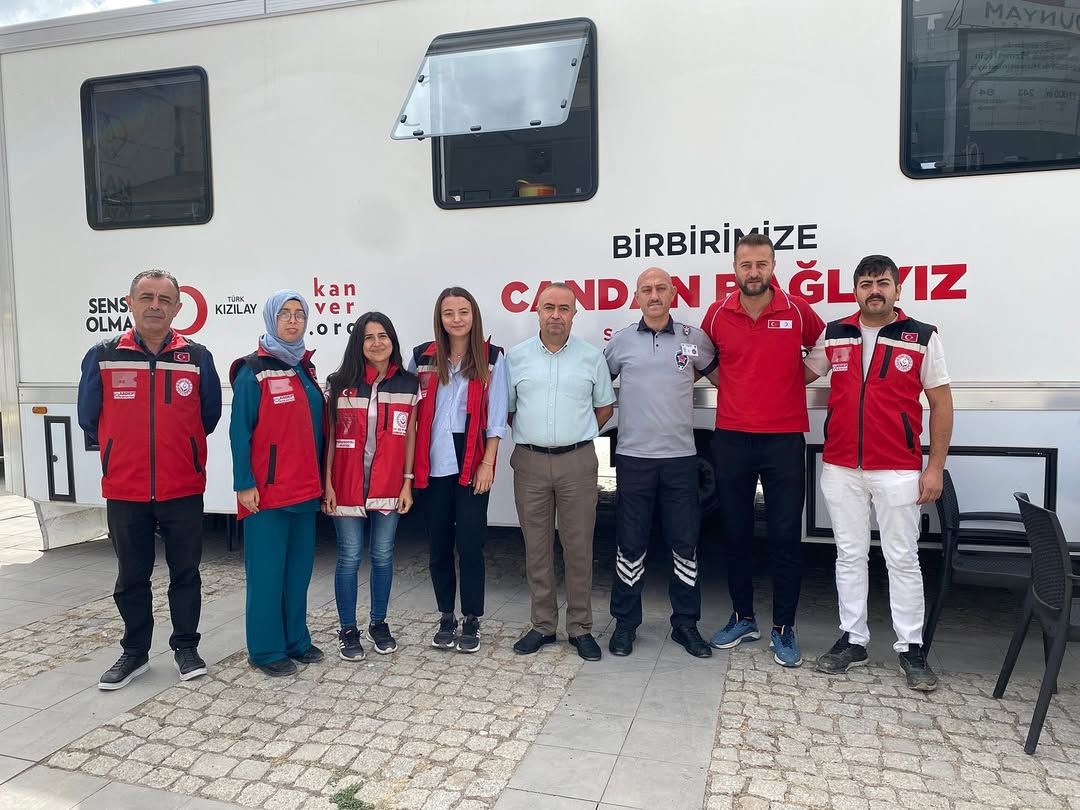 Sivas Aile ve Sosyal Hizmetler İl Müdürlüğü Personeli Kızılay'a Kan Bağışında Bulundu