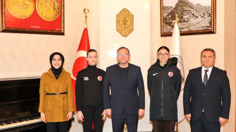 Türkiye Artistik Buz Pateni Şampiyonları Kars'ta - Birlik Haber Ajansı