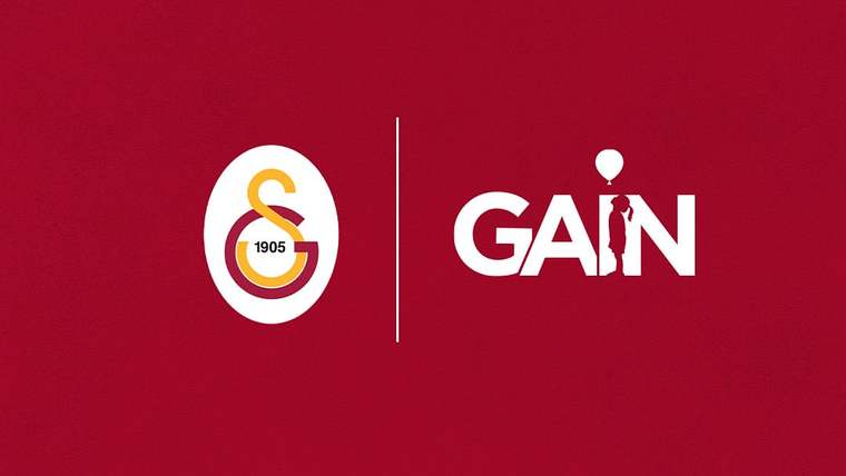 Kırmızı zemin üzerinde Galatasaray arması ile GAİN logosu, ince beyaz bir çizgiyle ayrılıyor.