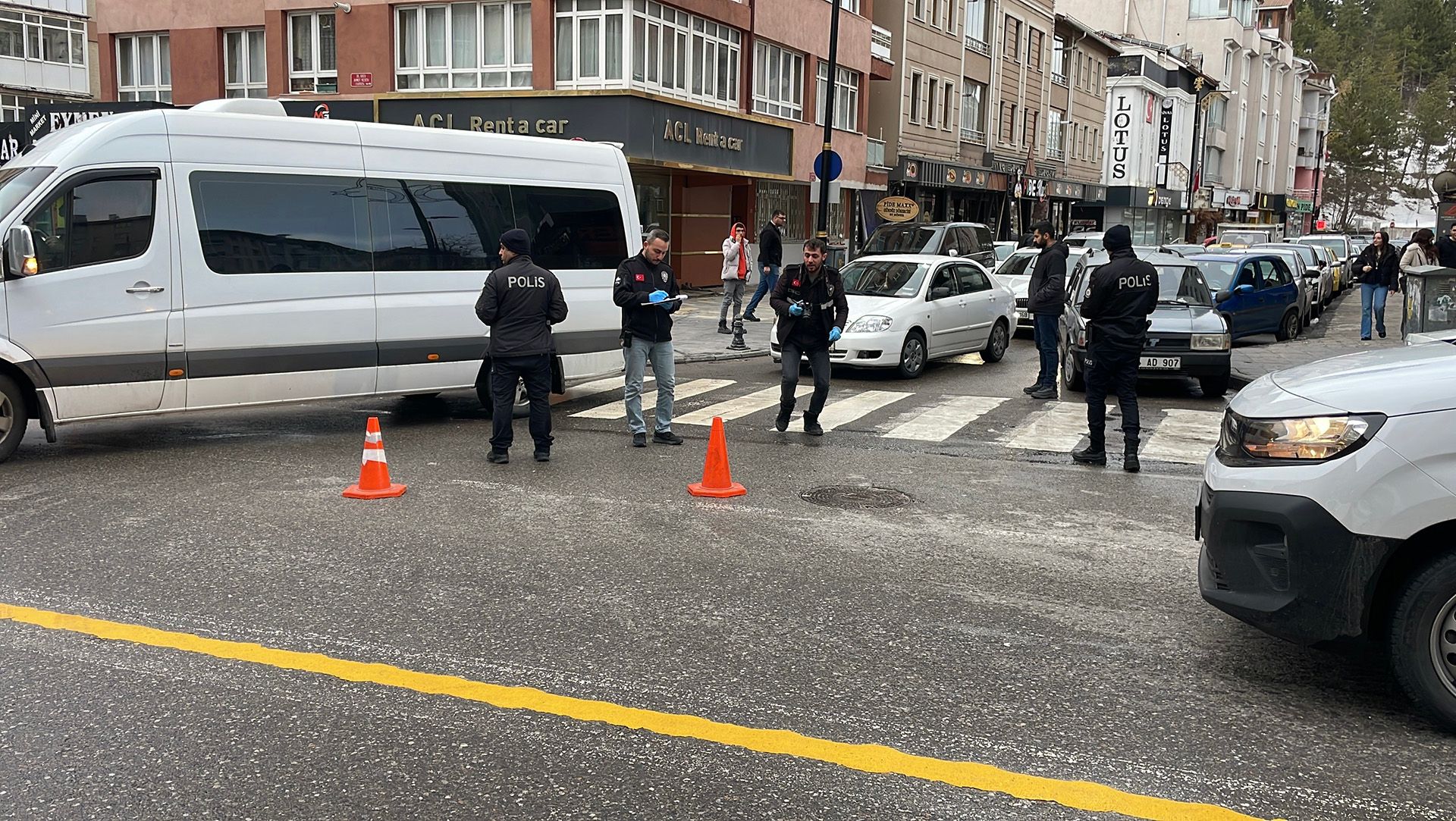 Sivas Osmanpaşa Caddesi’nde Maskeli Saldırı: 5 El Ateş Açıldı, 1 Kişi Yaralandı
