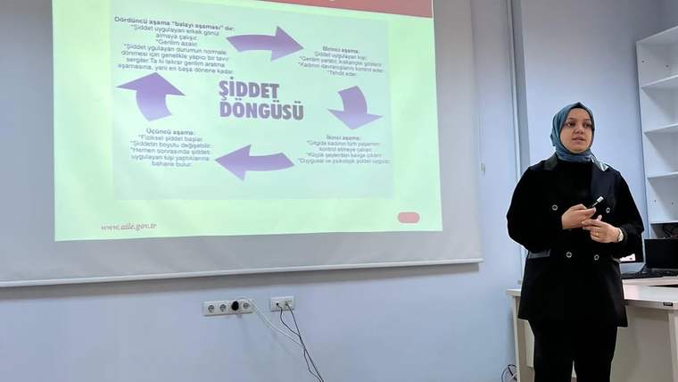 Sivas'ta 112 Acil Çağrı Merkezi Çalışanlarına Kadına Yönelik Şiddetle Mücadele Eğitimi