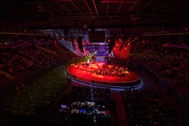 Ebru Yaşar konserine ünlü akını! Esra Erol’dan olay sözler