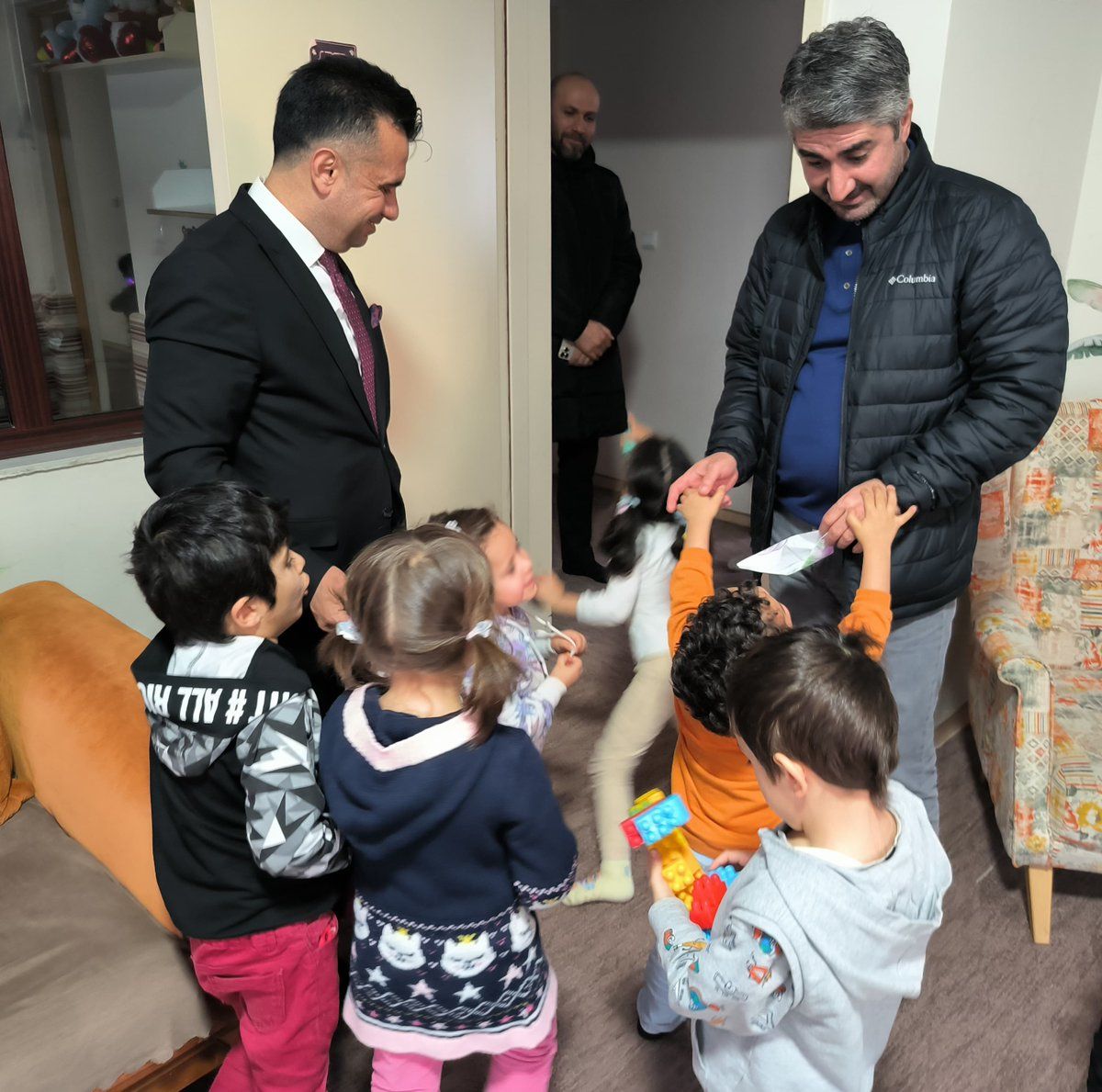 ASH Bakan Yardımcısı Zafer Tarıkdaroğlu, Erzurum Nenehatun Çocuk Evleri Sitesi'nde denetimlerde bulundu - Birlik Haber Ajansı