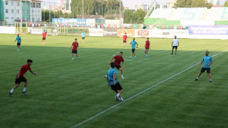 Sivas Gücü Belediyespor A Takımı U19 Takımı ile Hazırlık Maçı Yaptı