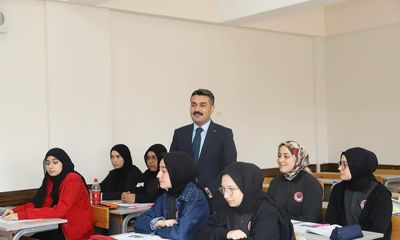 Sivas Milli Eğitim Müdürü Fatih Erdoğan, Abdussamed Bal Kız Anadolu İmam Hatip Lisesi'ni Ziyaret Etti