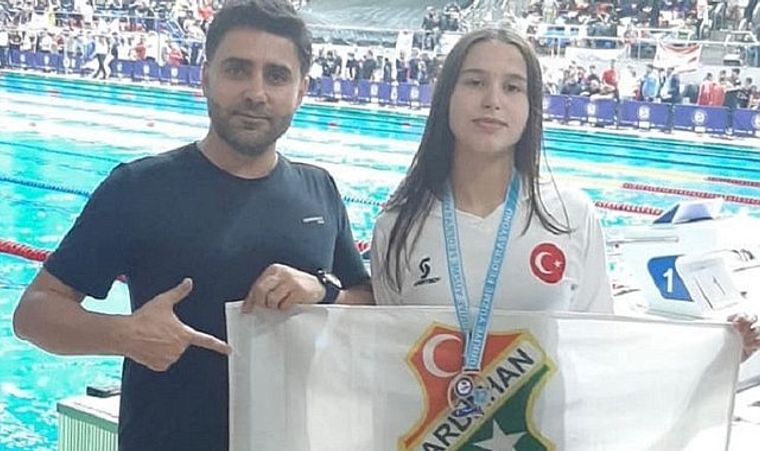 Ardahanlı yüzücü Türkiye şampiyonu oldu