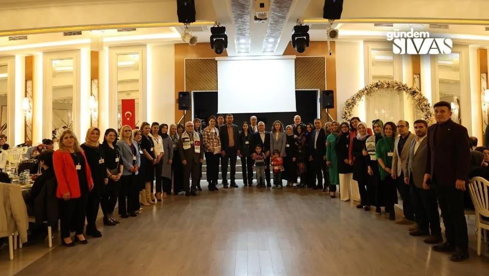Bir Elde Sen Uzat Gönüllü Yardım Ekibi'nden İftar Yemeği