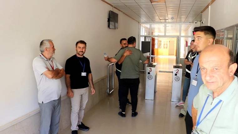 Sivas’ta KPSS Heyecanı: Adaylar Ter Dökerken Aileler Dua Etti