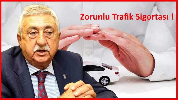 Takım elbiseli yaşlı bir erkek, koruyucu el hareketleri ve beyaz otomobil yanında; üstte “Zorunlu Trafik Sigortası!” yazıyor.