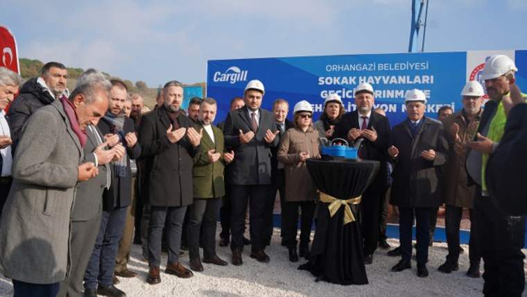 Orhangazi Belediyesi’nden sokak hayvanlarına yeni bir yuva