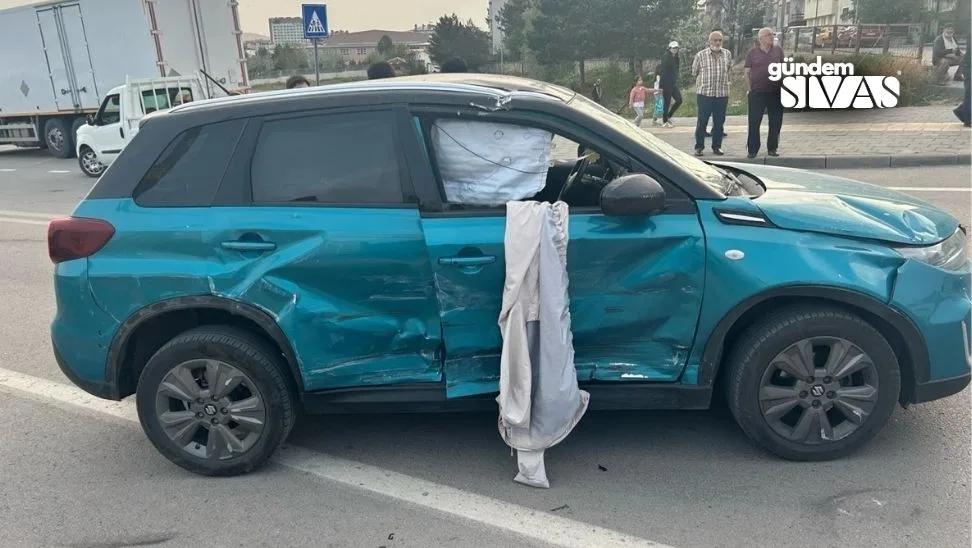 Stadyum Sokak'ta Trafik Kazası: 2 Yaralı