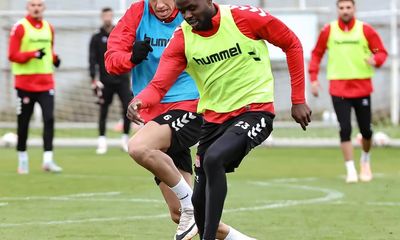 Sivasspor, Keçiörengücü Maçı Hazırlıklarına Akşam Antrenmanı ile Devam Etti