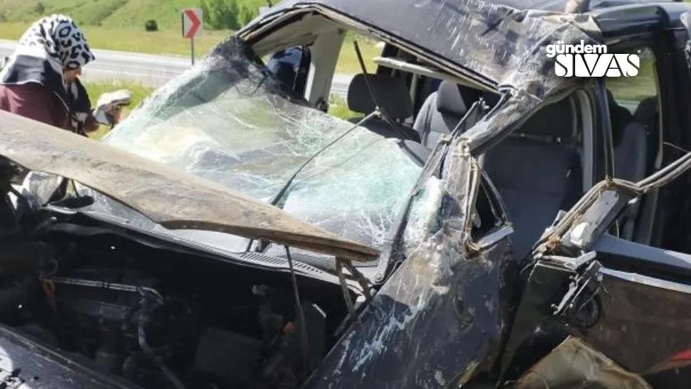 Hafif Ticari Araç Devrildi: 2 Ölüye Yükseldi