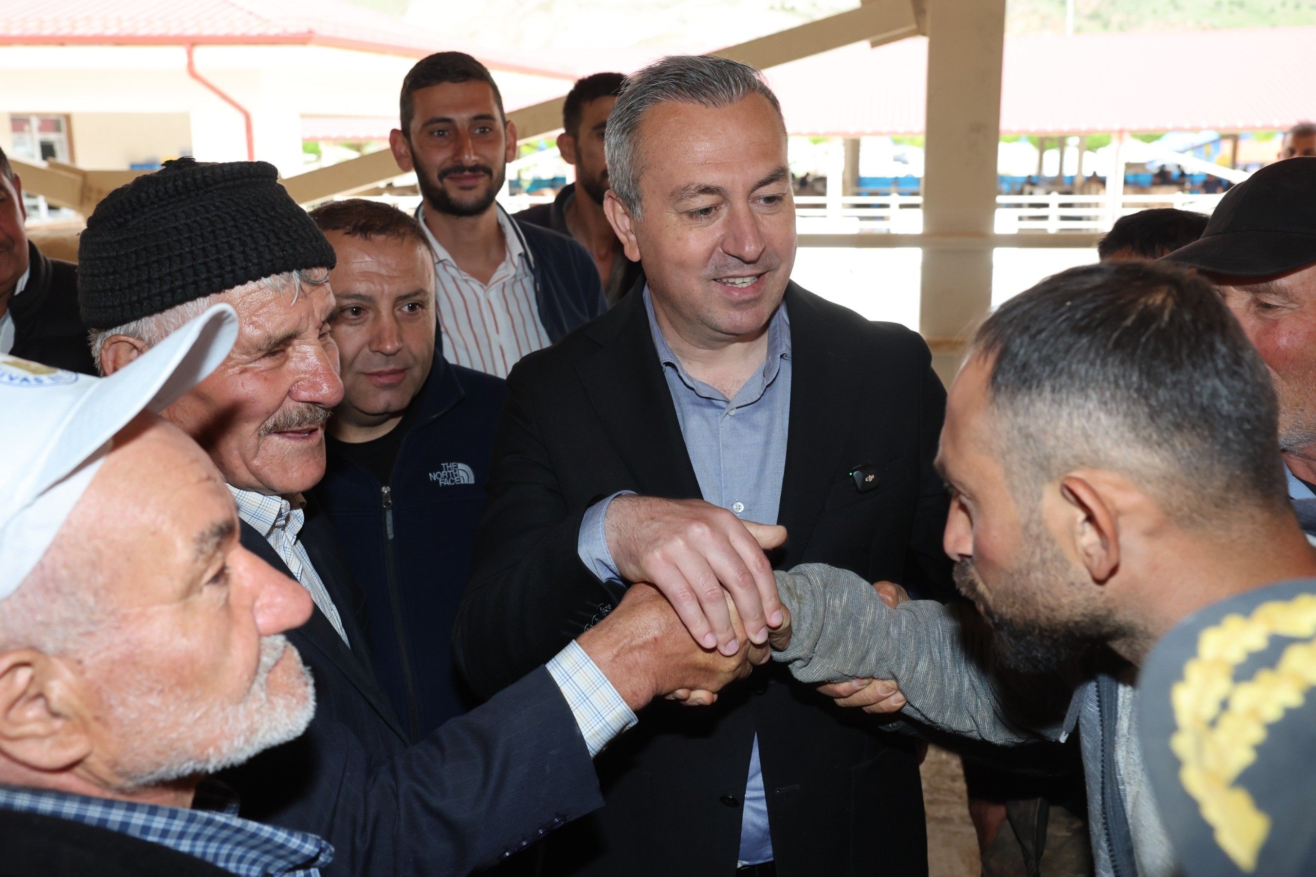 Sivas’ta Kurban Pazarı Kovalı Mevkii’nde: Ücretsiz Ulaşım ve Konforlu Alışveriş!