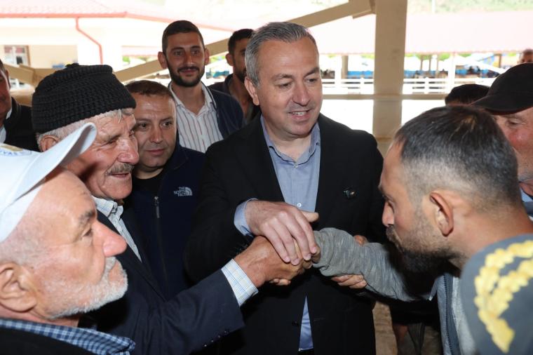 Sivas’ta Kurban Pazarı Kovalı Mevkii’nde: Ücretsiz Ulaşım ve Konforlu Alışveriş!
