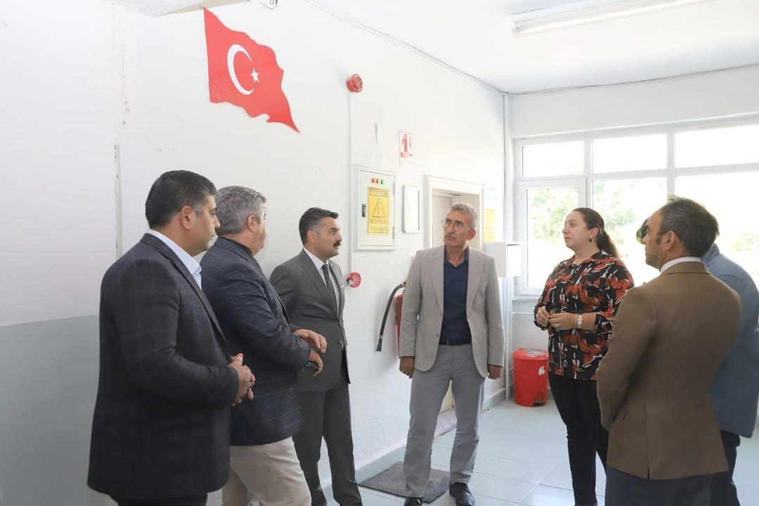 Sivas Milli Eğitim Müdürü Erdoğan, Gemerek İlçesindeki Okulları İnceledi
