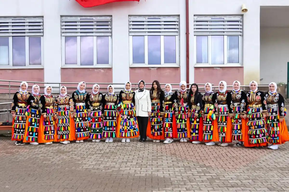Gençlerle Buluşan Rukiye Toy: Türkiye’nin Güvencesi Gençlerimizin Azmi