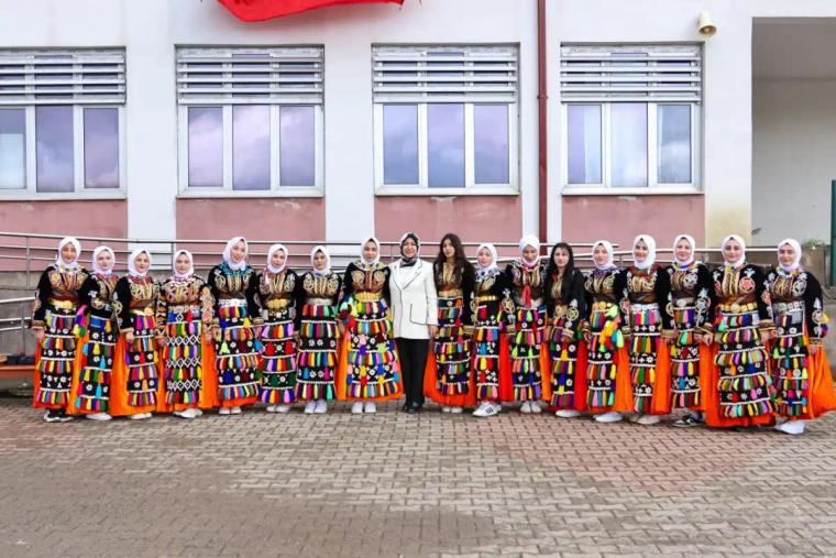 Gençlerle Buluşan Rukiye Toy: Türkiye’nin Güvencesi Gençlerimizin Azmi