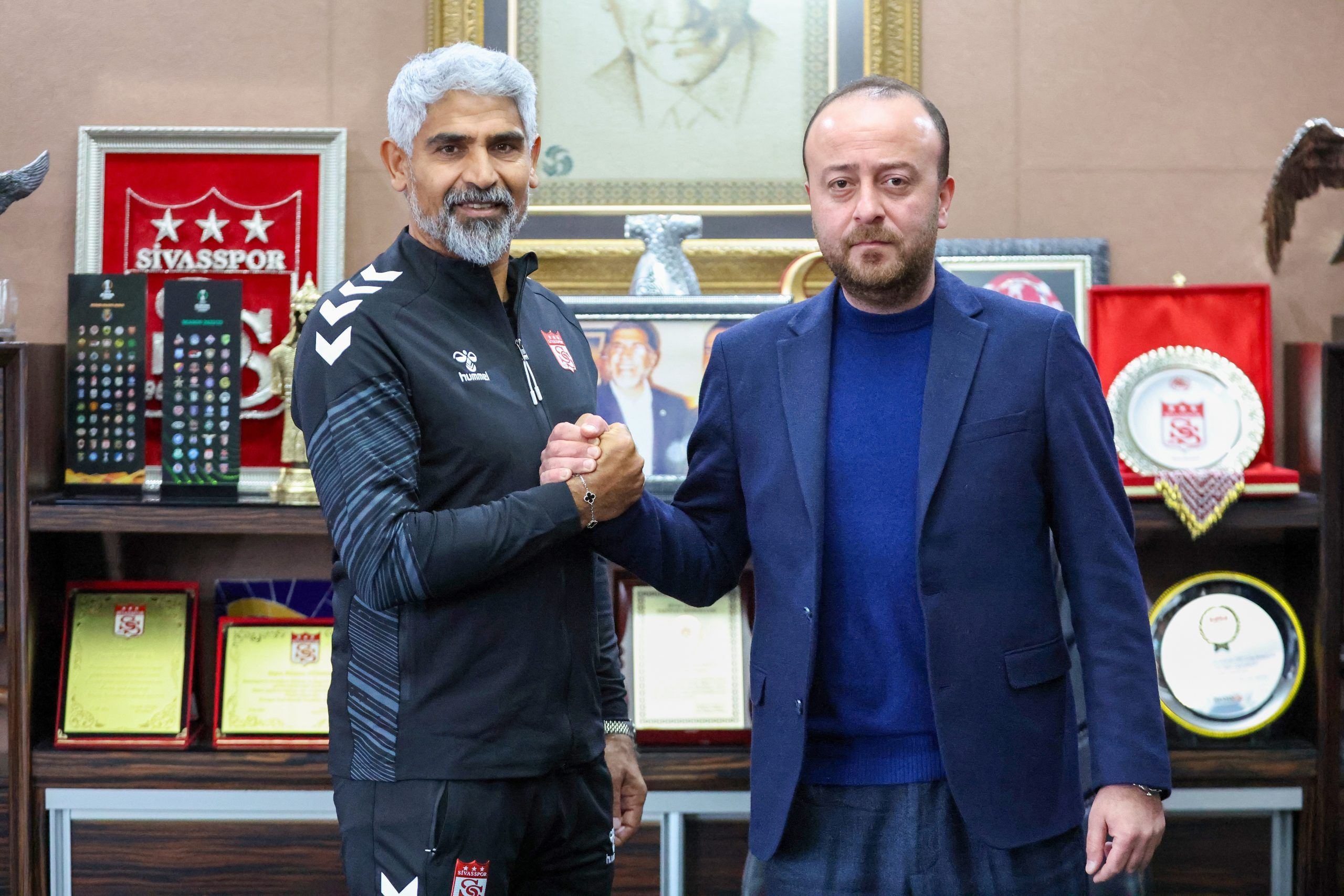 Sivasspor’da Yeni Dönem: İsmet Taşdemir Resmen Göreve Başladı