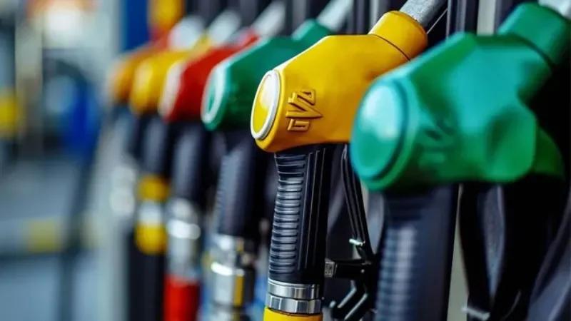 Motorinde Büyük Dalgalanma: İndirim Geldi, Rekor Zam Kapıda!