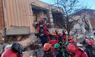 Gebze'de Bina Çöktü: 5 Kişi Enkaz Altında, Yoğun Kurtarma Çalışması Başlatıldı