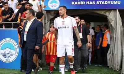 Rey Manaj’dan Sivasspor Taraftarına Özür!