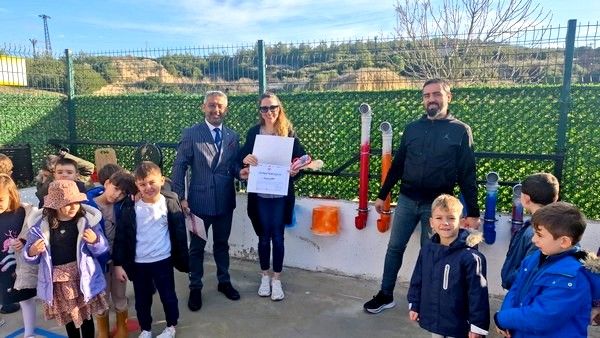 Anaokulunda atık malzemelerden açık hava müzik sınıfı kuruldu - Birlik Haber Ajansı