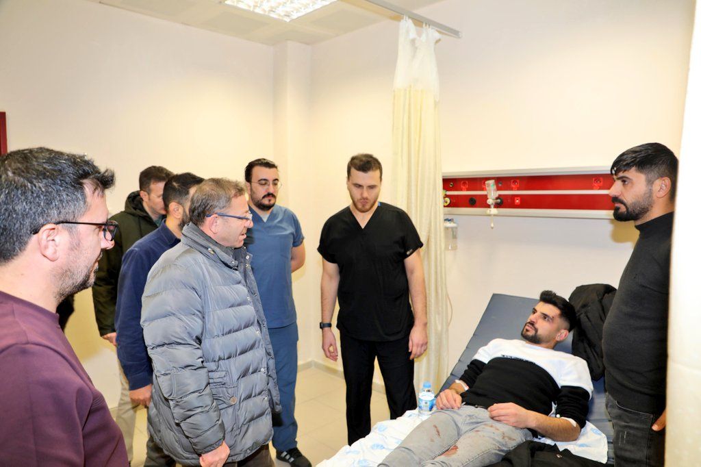 Kars Valisi Ziya Polat, yaralıları hastanelerde ziyaret etti - Birlik Haber Ajansı