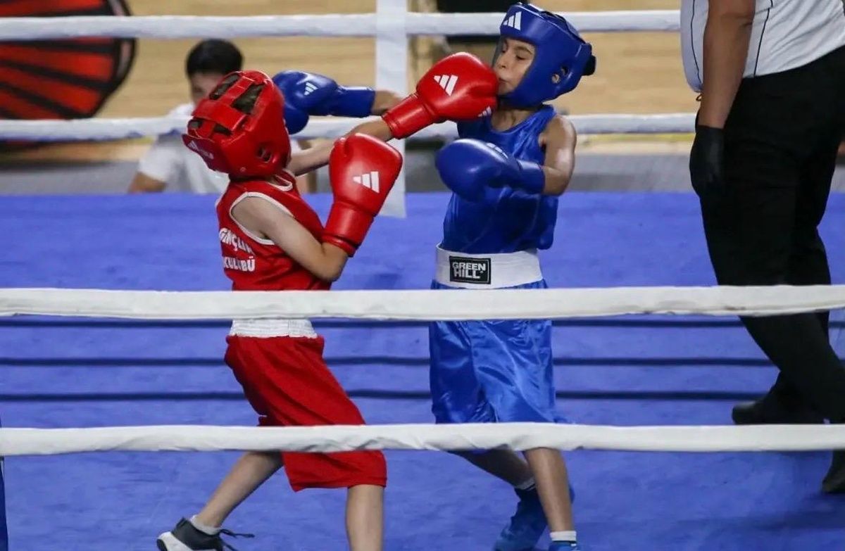 Sivas’ta U13 Türkiye Boks Şampiyonası Heyecanı Sürüyor!